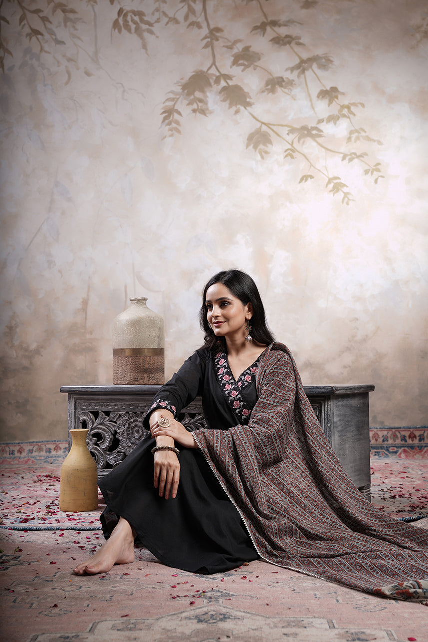 Meraki Black cotton suit set of three