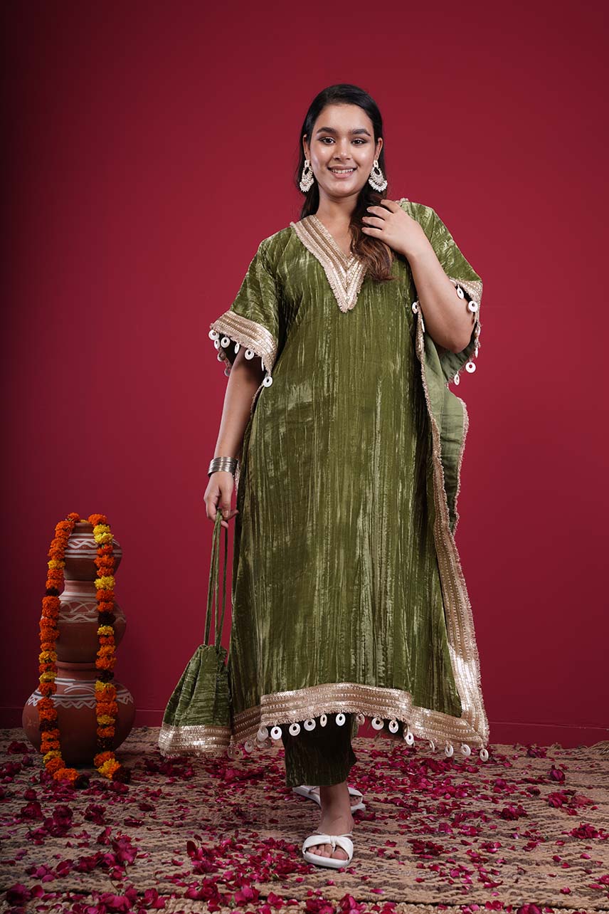Avnoor Crushed Velvet Kaftan set
(Green)